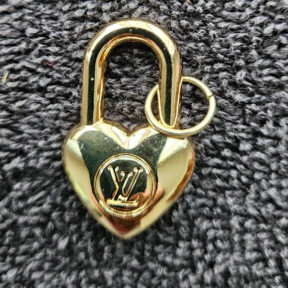 Gold Double Sided Lock Charm - Picture 2 of 2